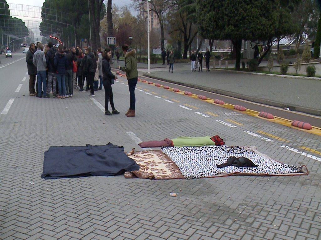Pushime të mbara, protestës! Pushime të mbara, protestës!