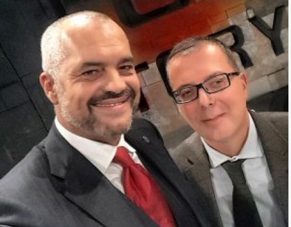 Edmond Spaho e “kryqëzoi”, Sokol Balla: Ndjesë miku im që të kritikova “qeverinë tënde”, që të paguan rrogë, dieta dhe kotësin tuaj! Edmond Spaho e “kryqëzoi”, Sokol Balla: Ndjesë miku im që të kritikova “qeverinë tënde”, që të paguan rrogë, dieta dhe kotësin tuaj!