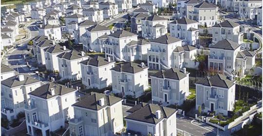 Njihuni me “Lagjen e hajdutëve të politikës”, blloku i 122 vilave të bardha, blerë me miliarda “të zeza” Njihuni me “Lagjen e hajdutëve të politikës”, blloku i 122 vilave të bardha, blerë me miliarda “të zeza”