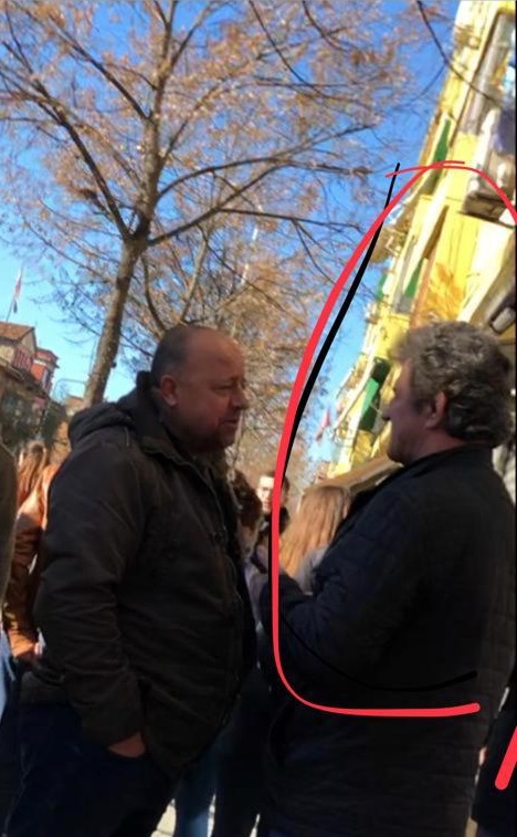 FOTO/ Sali Lushaj rikthehet në protestë si “student” FOTO/ Sali Lushaj rikthehet në protestë si “student”