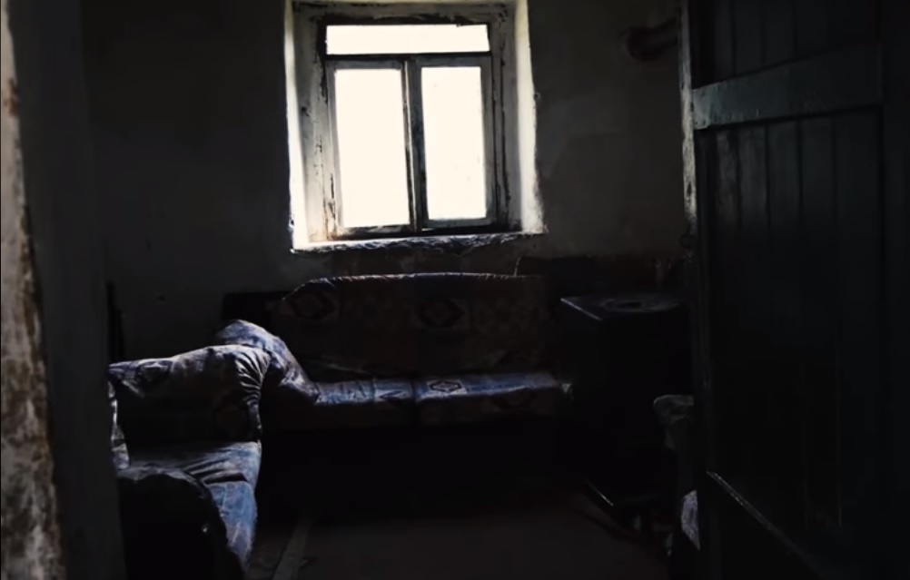 VIDEO/ Rama mban premtimin dhe i jep dritë zemrave të familjes së Vullnet Shabaj, shtëpi e re para Vitit të Ri