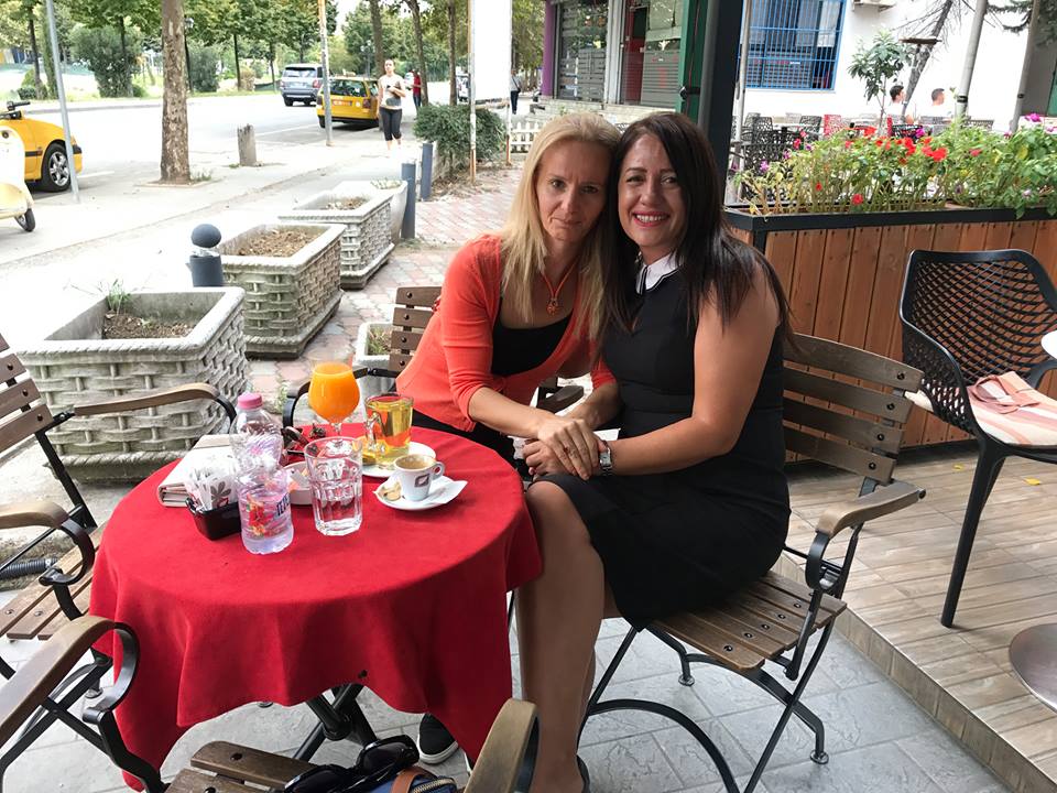 Ndahet nga jeta pas një sëmundje të rëndë, gazetarja shqiptare Ndahet nga jeta pas një sëmundje të rëndë, gazetarja shqiptare