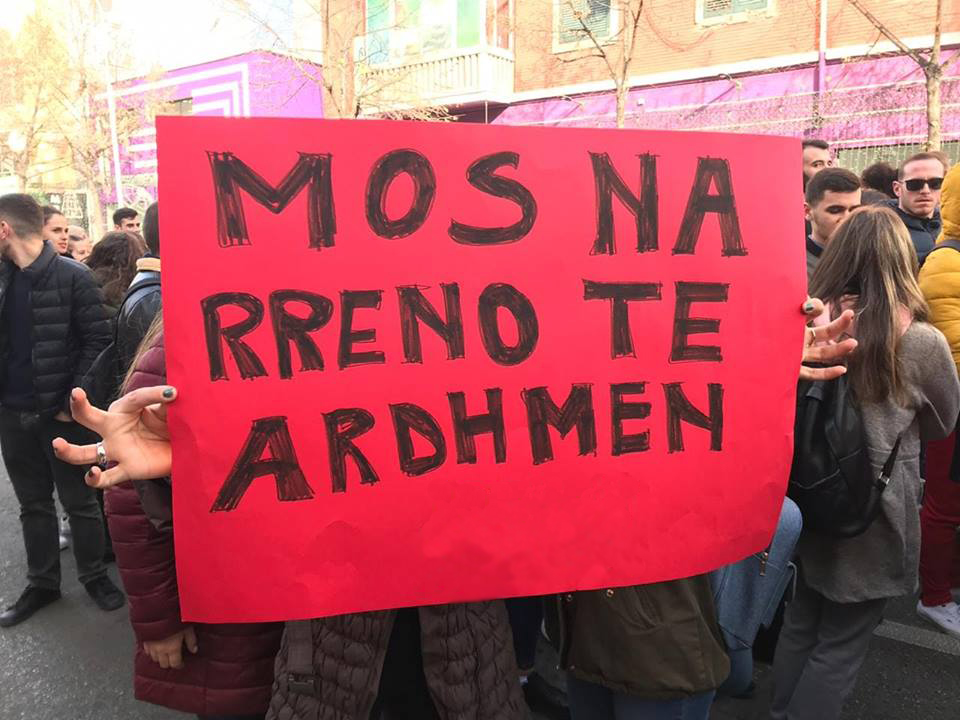 Edo, t’i vranë dy herë protestuesit…! Edo, t’i vranë dy herë protestuesit…!