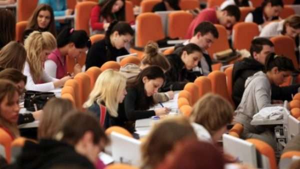 Rama në takimin me studentët: Një student ekselent do jet në bordin e administrimit të universiteteve Rama në takimin me studentët: Një student ekselent do jet në bordin e administrimit të universiteteve