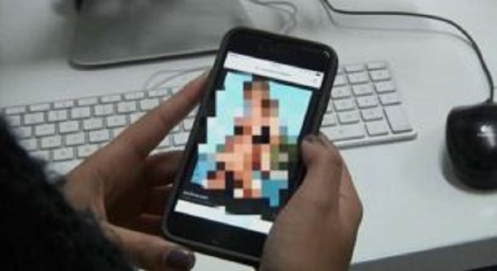 Marrëdhënie intime në Parlament, kapen mat dy deputetët e njohur Marrëdhënie intime në Parlament, kapen mat dy deputetët e njohur