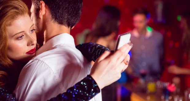 Si të zbuloni nëse partneri ju tradhëton?! Si të zbuloni nëse partneri ju tradhëton?!
