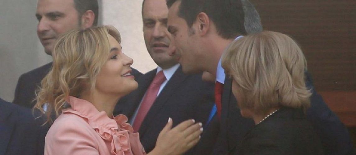 Moni ka një hall kur deklaron: Duam Veliajn kryeministër! Moni ka një hall kur deklaron: Duam Veliajn kryeministër!