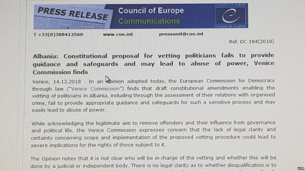 Zëri i Amerikës: Komisioni i Venecias kundër vetingut të politikanëve, mund të çoj në abuzime me pushtetin Zëri i Amerikës: Komisioni i Venecias kundër vetingut të politikanëve, mund të çoj në abuzime me pushtetin