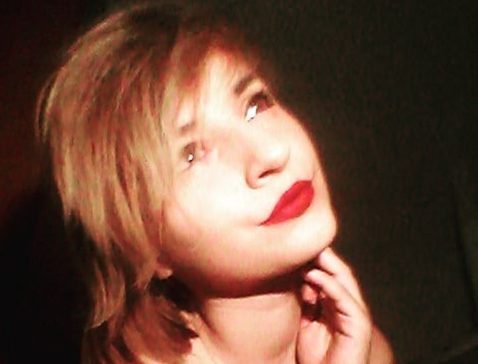 FOTOT/ Ishte kundër dialogut dhe bëri monolog para Ramës, kush është vajza që la partinë e xhaxhait për LRI-në e Monikës FOTOT/ Ishte kundër dialogut dhe bëri monolog para Ramës, kush është vajza që la partinë e xhaxhait për LRI-në e Monikës