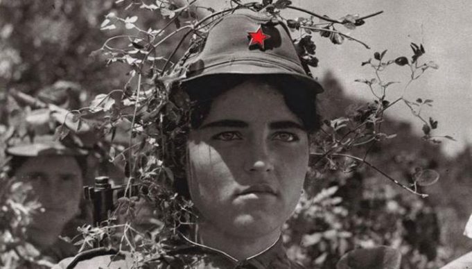 “Shqipëria, vendi ku vajzat janë të nxehta si llava” – Shkrimi që tronditi shtetin komunist në ‘88 “Shqipëria, vendi ku vajzat janë të nxehta si llava” – Shkrimi që tronditi shtetin komunist në ‘88