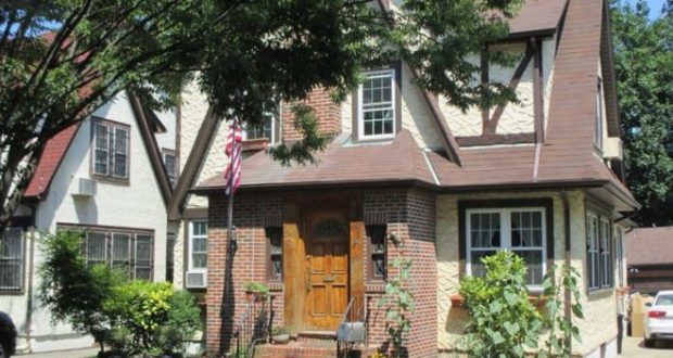 5 dhoma gjumi e 3 tualete. Shtëpia e fëmijërisë së Trump jepet me qera, ja sa kushton një natë 5 dhoma gjumi e 3 tualete. Shtëpia e fëmijërisë së Trump jepet me qera, ja sa kushton një natë