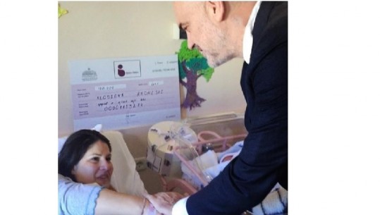 Rama jep çeqet e para për fëmijët e lindur në 2019: Kanë ardhur fiks… Rama jep çeqet e para për fëmijët e lindur në 2019: Kanë ardhur fiks…