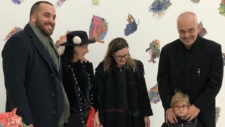 Me familjen në Berlin, kryeministri Edi Rama ndan me ndjekësit momentet e bukura nga ekspozita në Gjermani