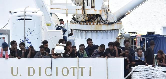 Rihapet çështja “Diciotti”, Matteo Salvini rrezikon deri në 15 vite burg Rihapet çështja “Diciotti”, Matteo Salvini rrezikon deri në 15 vite burg