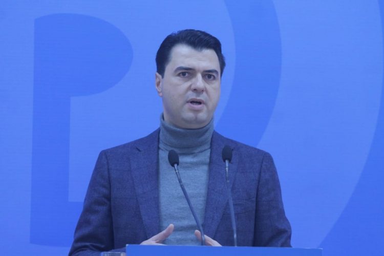 Lulzim Basha akuzon qeverinë “Rama” se ka vjedhur paratë e akorduara për pastrim rrugësh dhe po i shfrytëzon për pushime luksoze Lulzim Basha akuzon qeverinë “Rama” se ka vjedhur paratë e akorduara për pastrim rrugësh dhe po i shfrytëzon për pushime luksoze