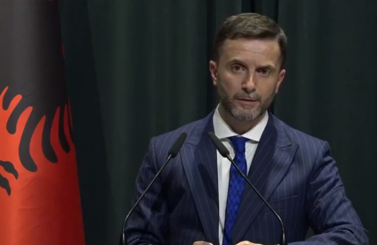 Paralajmërimi i zv. kryeministrit Braçe: Ikni vetë! Menjëherë, kaq di t’ju them! Paralajmërimi i zv. kryeministrit Braçe: Ikni vetë! Menjëherë, kaq di t’ju them!