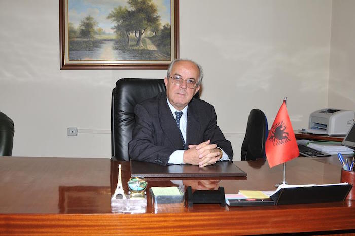 INTERVISTA/ Ish-kreu i Kushtetueses: Presidenti nuk mund të bëjë qeveri, ajo është atribut dhe përgjegjësi politike e kryeministrit INTERVISTA/ Ish-kreu i Kushtetueses: Presidenti nuk mund të bëjë qeveri, ajo është atribut dhe përgjegjësi politike e kryeministrit