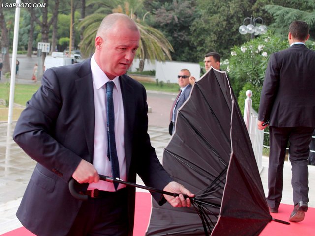 Meta mund të bëhet “kryepolici” i verifikimit të pasurive të korrupsionit?! BE kërkon t’i varë “mëlçitë” në qafë Ganajt të Likes në ILDKPI Meta mund të bëhet “kryepolici” i verifikimit të pasurive të korrupsionit?! BE kërkon t’i varë “mëlçitë” në qafë Ganajt të Likes në ILDKPI