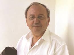 “Paketa antishpifje” dhe ironia e Xha Arifit “Paketa antishpifje” dhe ironia e Xha Arifit