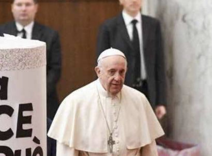 “Bota që nuk e sheh të ardhmen me sytë e nënës është botë miope” “Bota që nuk e sheh të ardhmen me sytë e nënës është botë miope”