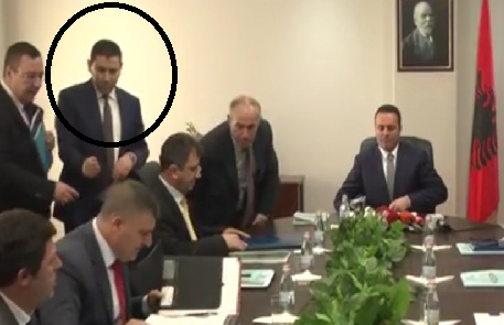 Çfarë bëjnë akoma në (pa)drejtësi prokurorët që janë refuzuar nga SHBA si Agron Gjana që shpifjen e quan opinion?!