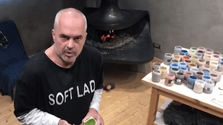 Rama edhe një herë për Kadrinjtë që paskan zbuluar oxhakun kozmik Rama edhe një herë për Kadrinjtë që paskan zbuluar oxhakun kozmik