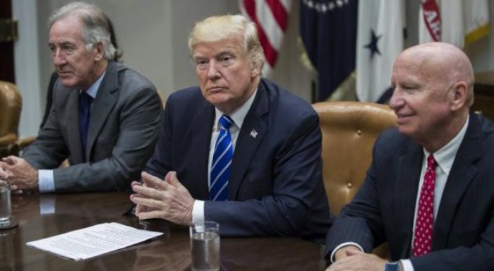 Më në fund “tym i bardhë” nga Kongresi! Trump arrin marrëveshjen, rihapet qeveria federale Më në fund “tym i bardhë” nga Kongresi! Trump arrin marrëveshjen, rihapet qeveria federale