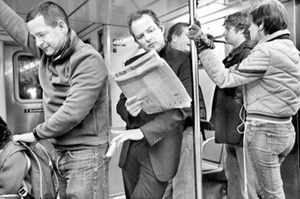 Një hajdut shqiptar del me foto në Selanik. Këshillat si të ruhemi nga xhepistët Një hajdut shqiptar del me foto në Selanik. Këshillat si të ruhemi nga xhepistët