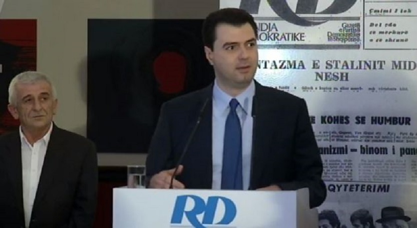 Ju mendonit se s’do ta thoshte/ Basha i ngazëllyer: Lexoni “RD”, një nga të paktat gazeta të lira në treg që thotë të vërtetën Ju mendonit se s’do ta thoshte/ Basha i ngazëllyer: Lexoni “RD”, një nga të paktat gazeta të lira në treg që thotë të vërtetën