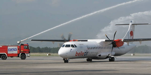 Vonesat dhe anulimet nga Rinasi, AAC publikon “listën e zezë” të kompanive! Fly Ernest, ish Belleair… kampion Vonesat dhe anulimet nga Rinasi, AAC publikon “listën e zezë” të kompanive! Fly Ernest, ish Belleair… kampion