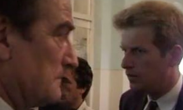 Dikur Berisha përdorte Pollon si “Dulle Baxhaja”, sot çdo ‘pusht-etar’ e ka një të tillë Dikur Berisha përdorte Pollon si “Dulle Baxhaja”, sot çdo ‘pusht-etar’ e ka një të tillë