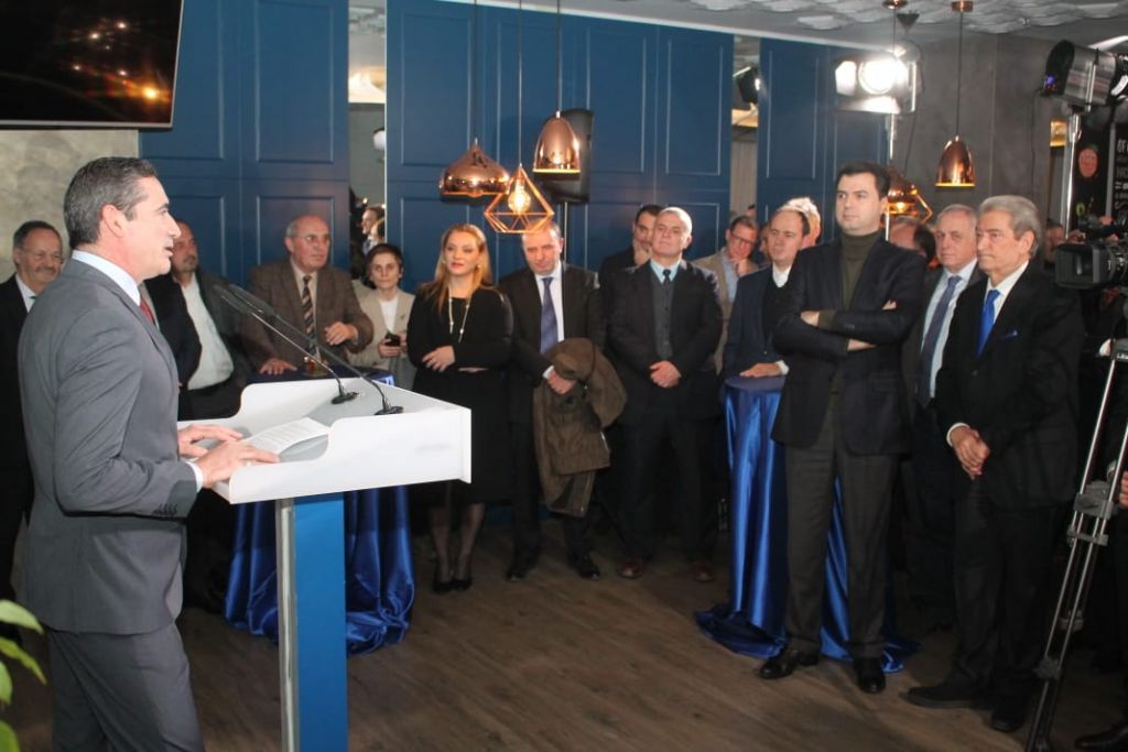 Kreshnik Spahiu nxjerr ‘zbuluar’ demokratët: 24 gazeta, TV dhe portale paguhen me para në dorë nga Ilir Meta Kreshnik Spahiu nxjerr ‘zbuluar’ demokratët: 24 gazeta, TV dhe portale paguhen me para në dorë nga Ilir Meta