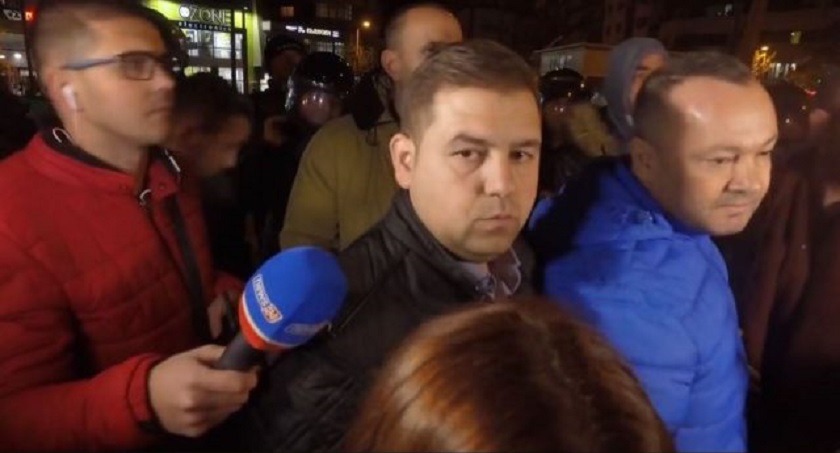 Deputeti i LSI-së, xhaxhai i të cilit rreh studentët: Fajin e ka Edi Rama Deputeti i LSI-së, xhaxhai i të cilit rreh studentët: Fajin e ka Edi Rama