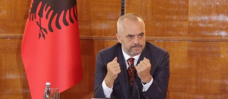 “Qentë le të lehin”, Rama nxjerr pamjet e veçanta që në mëngjes (Video)