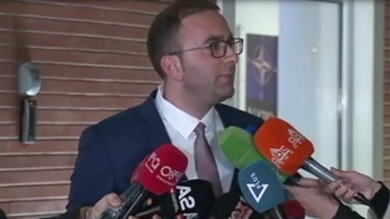 Bardhi me Lulin vendosin nesër kur do e “rrëzojnë” Ramën me…protestë Bardhi me Lulin vendosin nesër kur do e “rrëzojnë” Ramën me…protestë