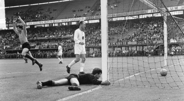 Ja kush ka qenë ndeshja e parë eliminatore e Shqipërisë për Botërorin (Video) Ja kush ka qenë ndeshja e parë eliminatore e Shqipërisë për Botërorin (Video)