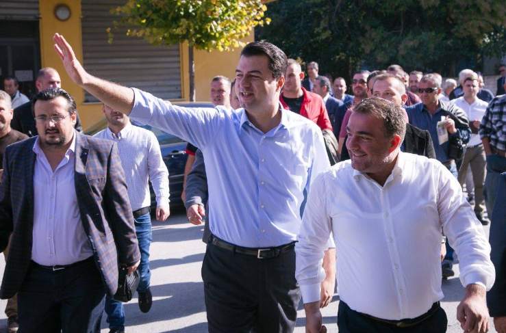 Luli i bie “gërnetës” kundër firmës “BIBA X” te Unaza e Re, bashkia e PD-Kavajë hedh valle duke “doravitur” miliona Luli i bie “gërnetës” kundër firmës “BIBA X” te Unaza e Re, bashkia e PD-Kavajë hedh valle duke “doravitur” miliona