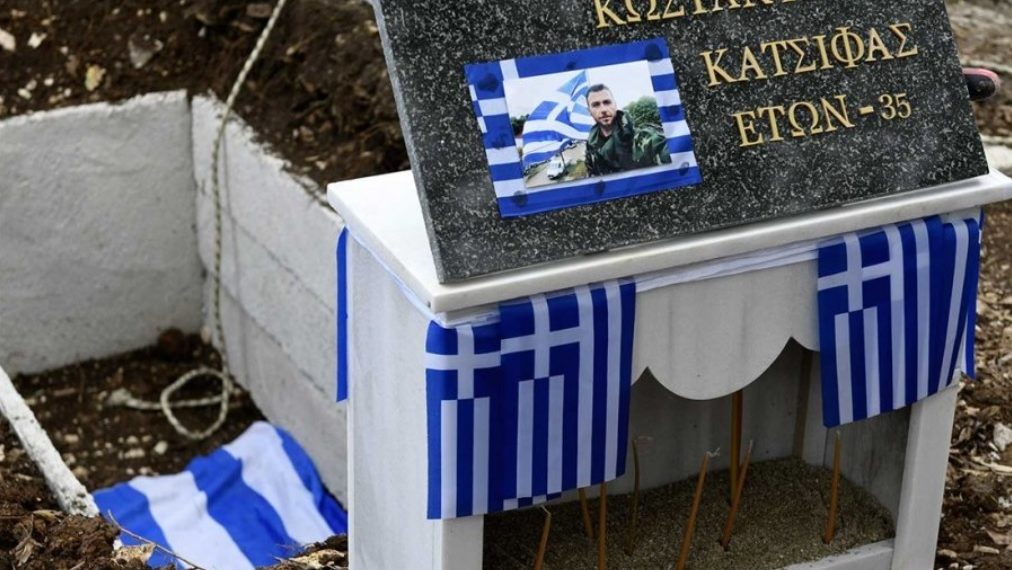 RENEA të bëhet gati! Në Dropull po përgatitet “Kaçifas 2”: Foto me armë dhe flamurin e Vorio-Epirit RENEA të bëhet gati! Në Dropull po përgatitet “Kaçifas 2”: Foto me armë dhe flamurin e Vorio-Epirit