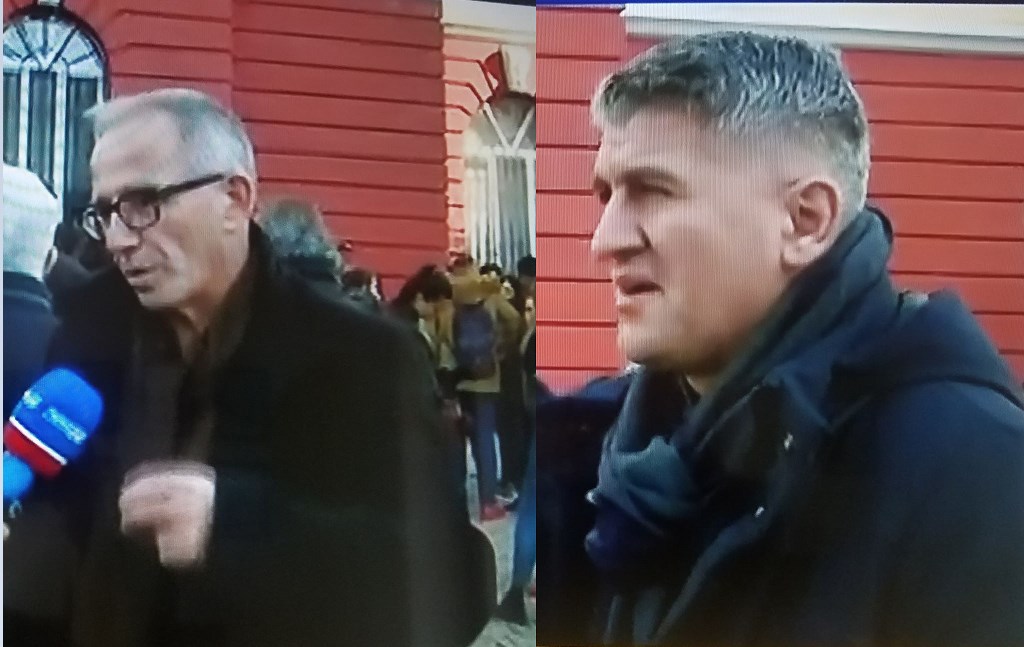 “Protesta” e profesorëve të PD-së: Gjekmarkaj dhe Mark Marku shpalosin kërkesat e opozitës… si pedagogë “Protesta” e profesorëve të PD-së: Gjekmarkaj dhe Mark Marku shpalosin kërkesat e opozitës… si pedagogë