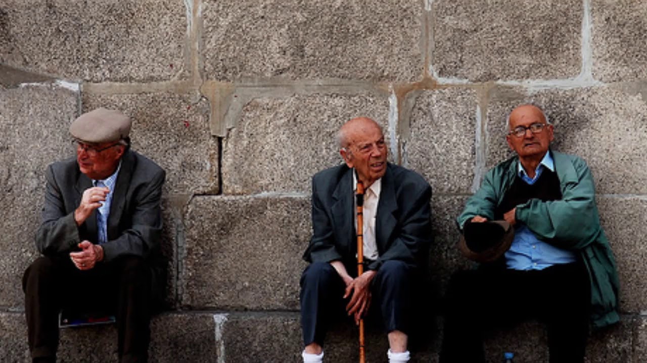 Dashuria, pasuria, suksesi. Historia e tre burrave të moshuar Dashuria, pasuria, suksesi. Historia e tre burrave të moshuar