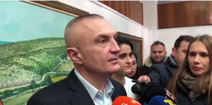 “Baroni” në pranga në Sarandë: Meta i zverdhur në Lezhë “Baroni” në pranga në Sarandë: Meta i zverdhur në Lezhë