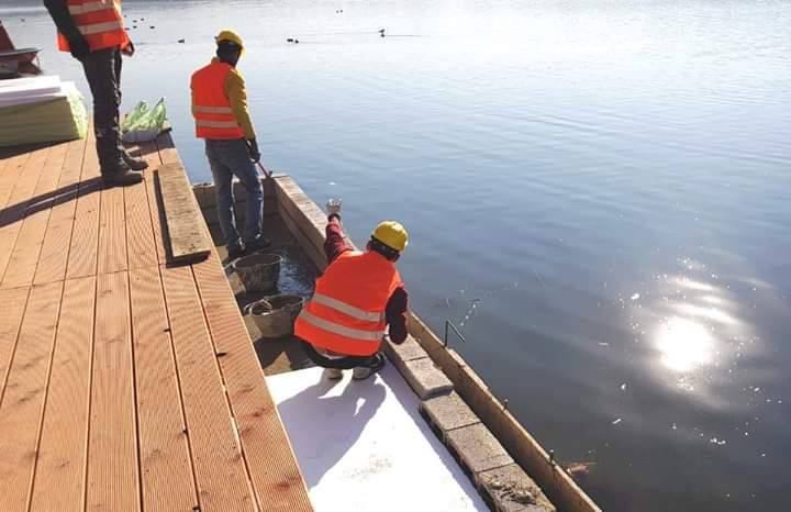 Ndërtohet moli i ri i varkave tek Parku i Liqenit