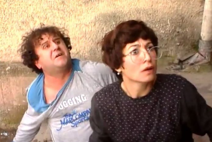 Rrëfimi i Muharrem Hoxhës: Një grua “harroi” rolin, më rrahu, më bëri sallat Rrëfimi i Muharrem Hoxhës: Një grua “harroi” rolin, më rrahu, më bëri sallat