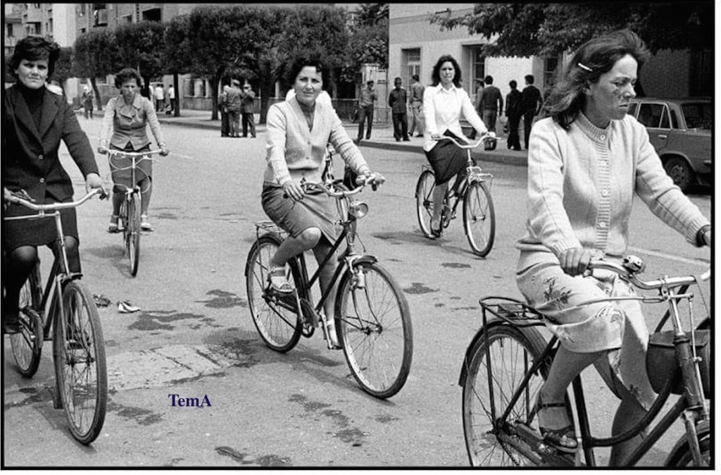 Shqiperia 1980 – Filmim i rrallë (Video) Shqiperia 1980 – Filmim i rrallë (Video)