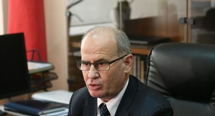 Zbulohet audio/ E paprecedentë, rektori Koni nuk njeh limite! Dekanati dhe studentët e Drejtësisë i kërkojnë fillimin e mësimit, ja si përgjigjet: Duhet të flas me uzurpuesit Zbulohet audio/ E paprecedentë, rektori Koni nuk njeh limite! Dekanati dhe studentët e Drejtësisë i kërkojnë fillimin e mësimit, ja si përgjigjet: Duhet të flas me uzurpuesit