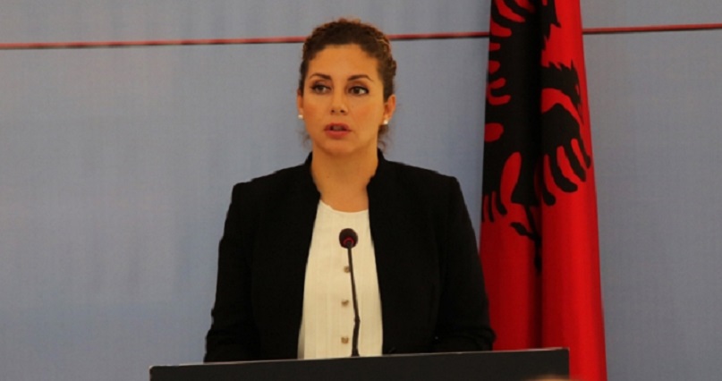 Moti i keq dhe ngricat, Ministrja Xhaçka: Evitoni daljet e panevojshme gjatë këtyre 48 orëve