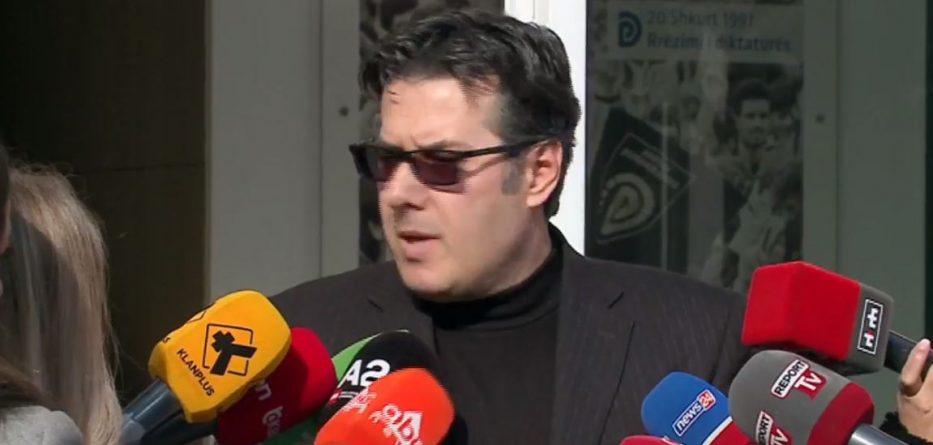 Pas rrëzimit të PD-së, të bindur se nuk kanë alternativë: Palokët e mbetur në të gjithë vendin në “aksion” për të rrëzuar qeverinë! Pas rrëzimit të PD-së, të bindur se nuk kanë alternativë: Palokët e mbetur në të gjithë vendin në “aksion” për të rrëzuar qeverinë!