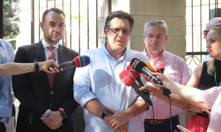 “Milionat e eurove”: Deputetët e përfshirë në pastrimin e parave nga Paloka tek Frroku “Milionat e eurove”: Deputetët e përfshirë në pastrimin e parave nga Paloka tek Frroku