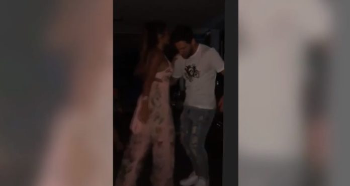 Vallëzimi i Messit për Vitin e Ri bën xhiron në rrjetet sociale (Video) Vallëzimi i Messit për Vitin e Ri bën xhiron në rrjetet sociale (Video)