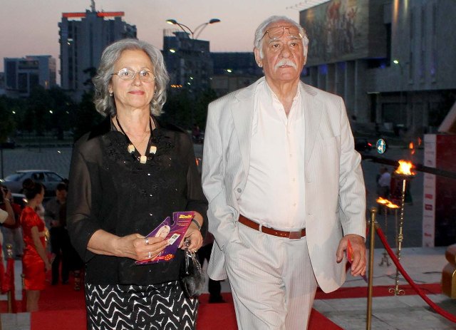 Liria e shpifjes! Kur kazani për ca klikime nuk fal as të madhin Reshat Arbana!